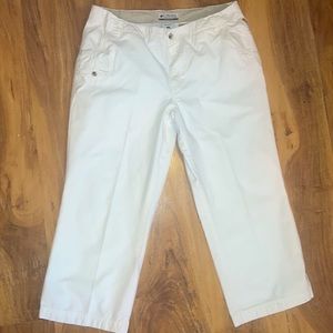 Ladies Columbia Capris 🌸